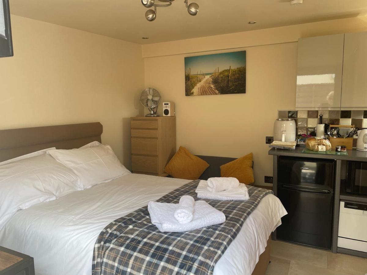 Auntie Bett'S - Cosy Double Ensuite Room With Mini Kitchen 킹스브리지 외부 사진
